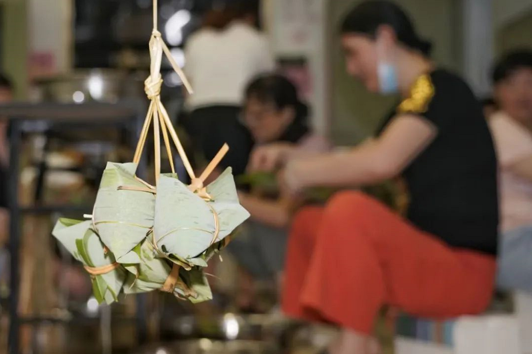 粽叶飘香迎端午，情浓印务促生产