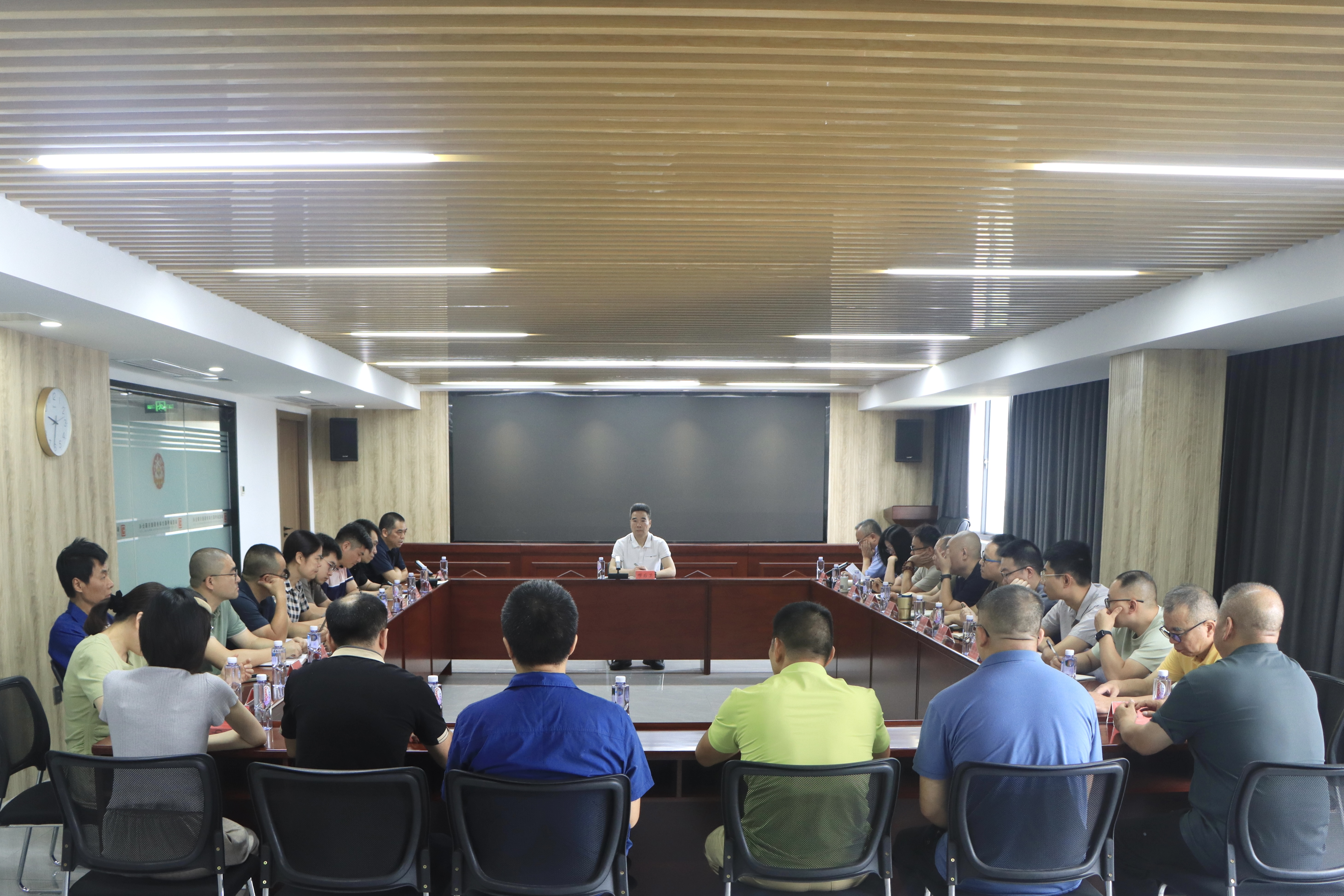 印务集团召开2025年秋季教材生产印制工作启动会